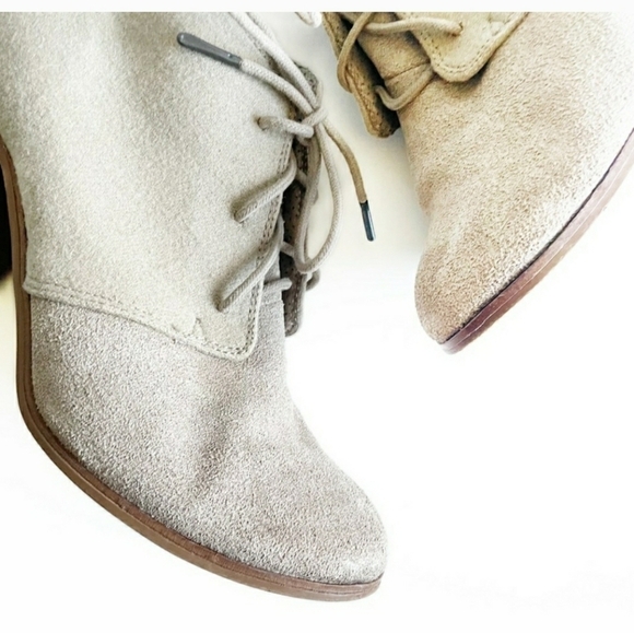 TOMS LUNATA SUEDE LACE UP BOOTIES - Picture 2 of 9